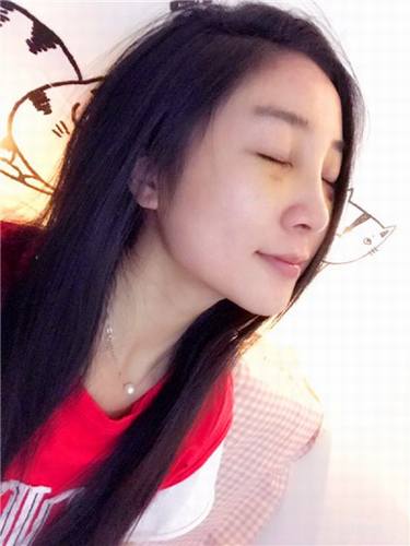 姐妹们,较近过的还好吗?较近过去的11.11真是剁手党的节日啊!哼哼哼!你们剁手购物!我剁手整形!比比看,以后谁的个人魅力更大,当然是精于打扮脸蛋的我啦