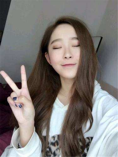 做了自体脂肪填充脸部后,好多人都问我是不是偷吃了人参果!哈哈怎么肯我只是微微调整了一下脸部而已啦~~~~爱美的宝宝们进来看看呦!!